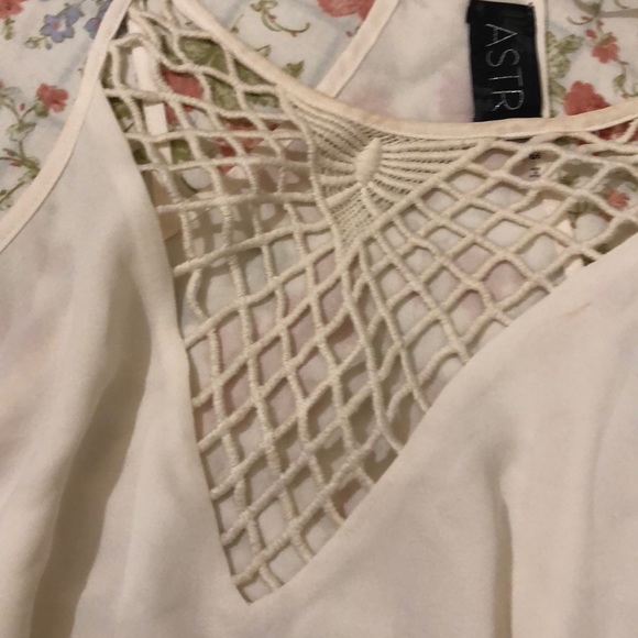 Beautiful Creme colored Astr top - Picture 3 of 3